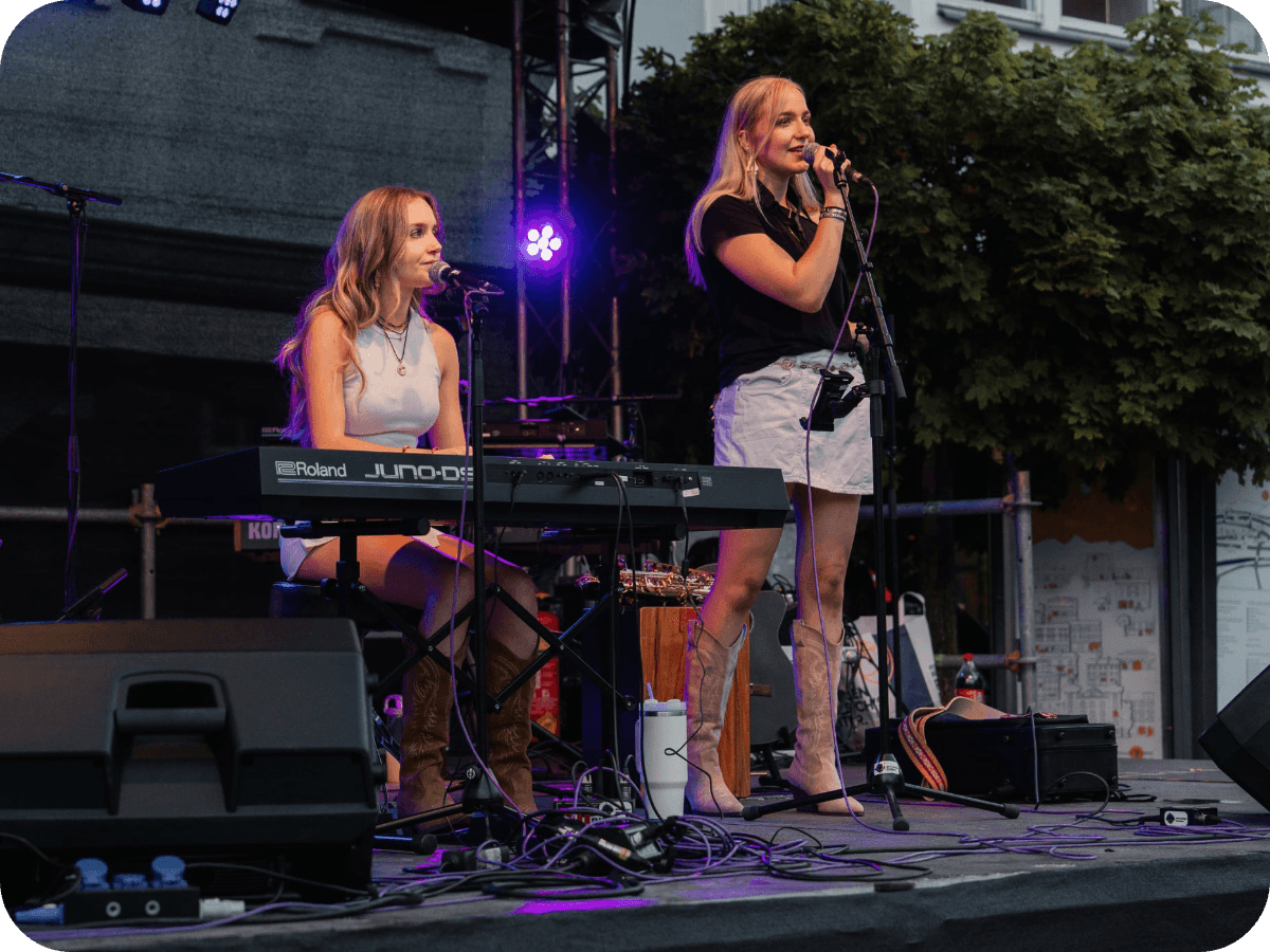 Sommerfest 2026: Eva & Moni