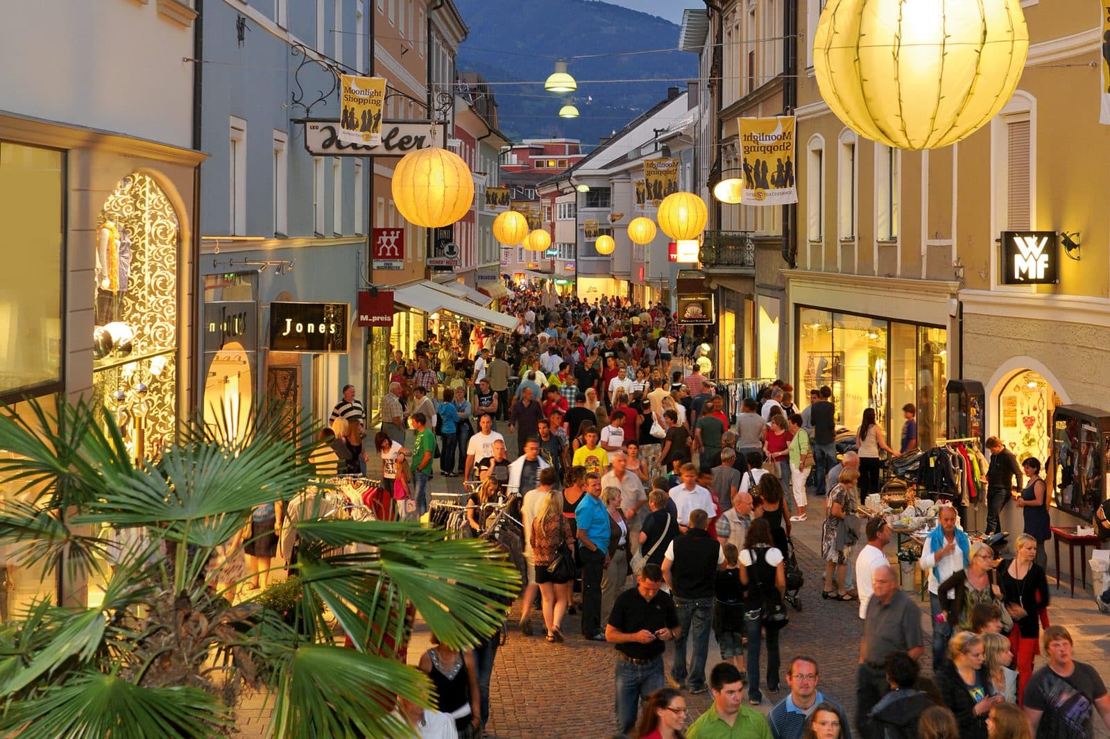 Moonlight Shopping Lienz #1
