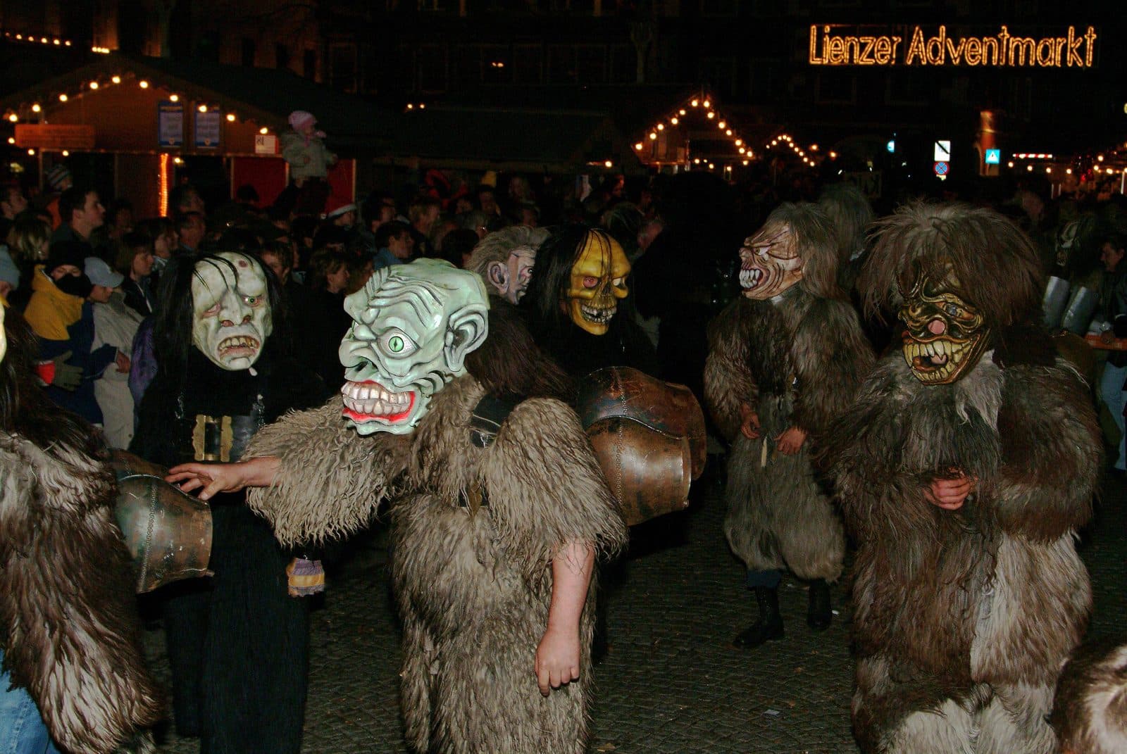 Umzug der Lienzer Nachwuchskrampusse